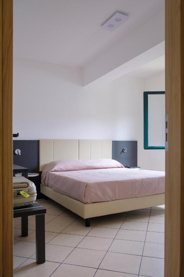 Magico Apartments - 450M Dalla Spiaggia Capo d'Orlando Ngoại thất bức ảnh
