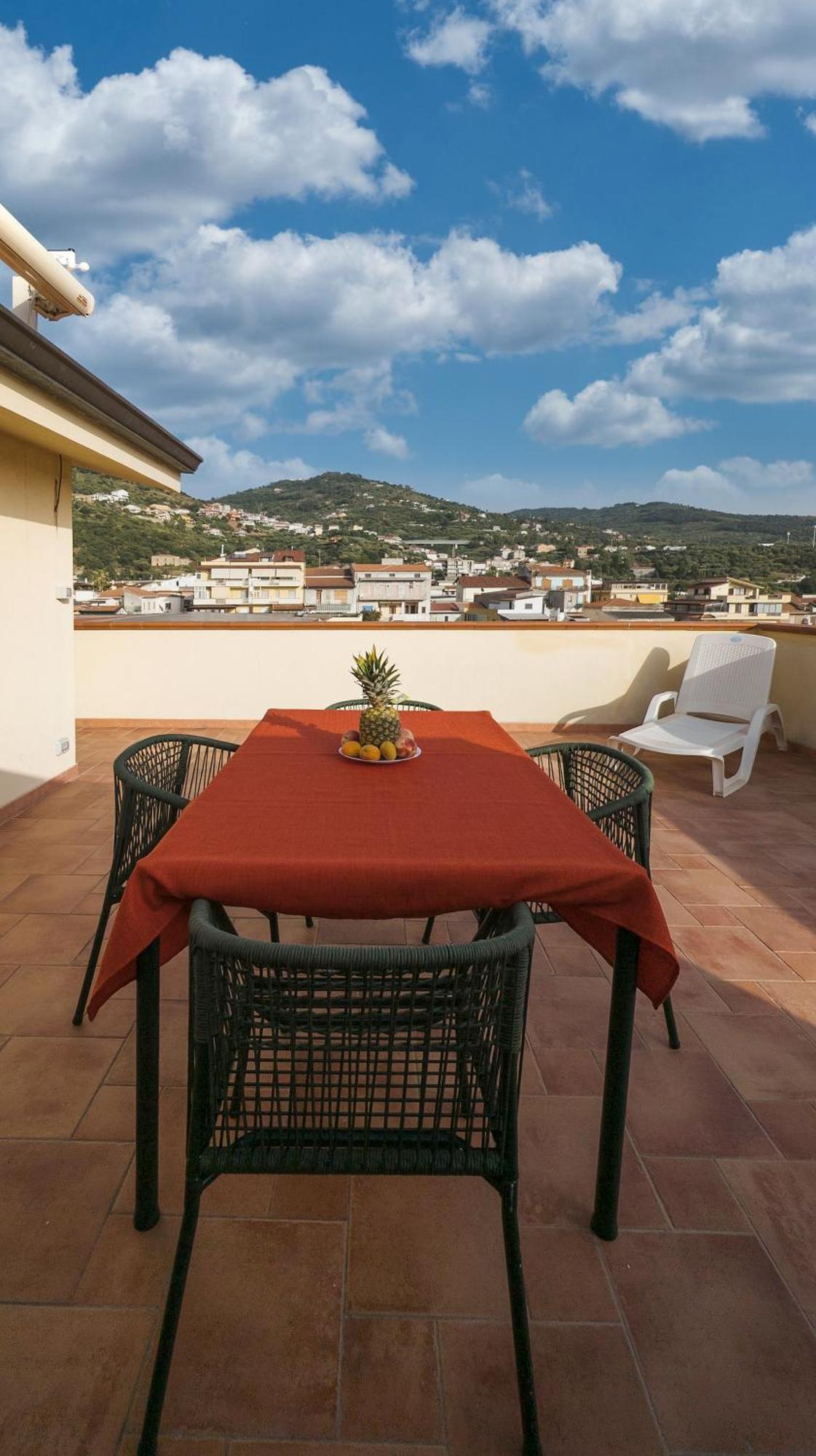 Magico Apartments - 450M Dalla Spiaggia Capo d'Orlando Ngoại thất bức ảnh