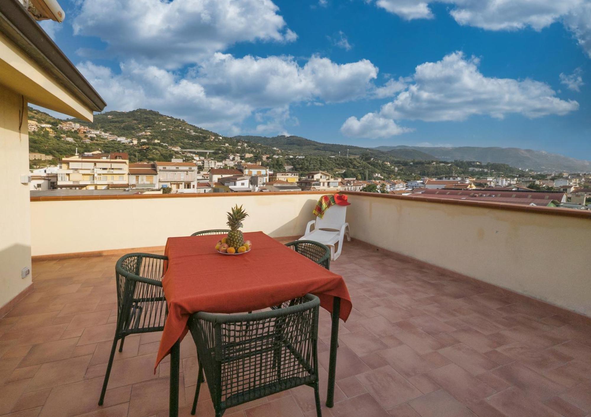 Magico Apartments - 450M Dalla Spiaggia Capo d'Orlando Ngoại thất bức ảnh