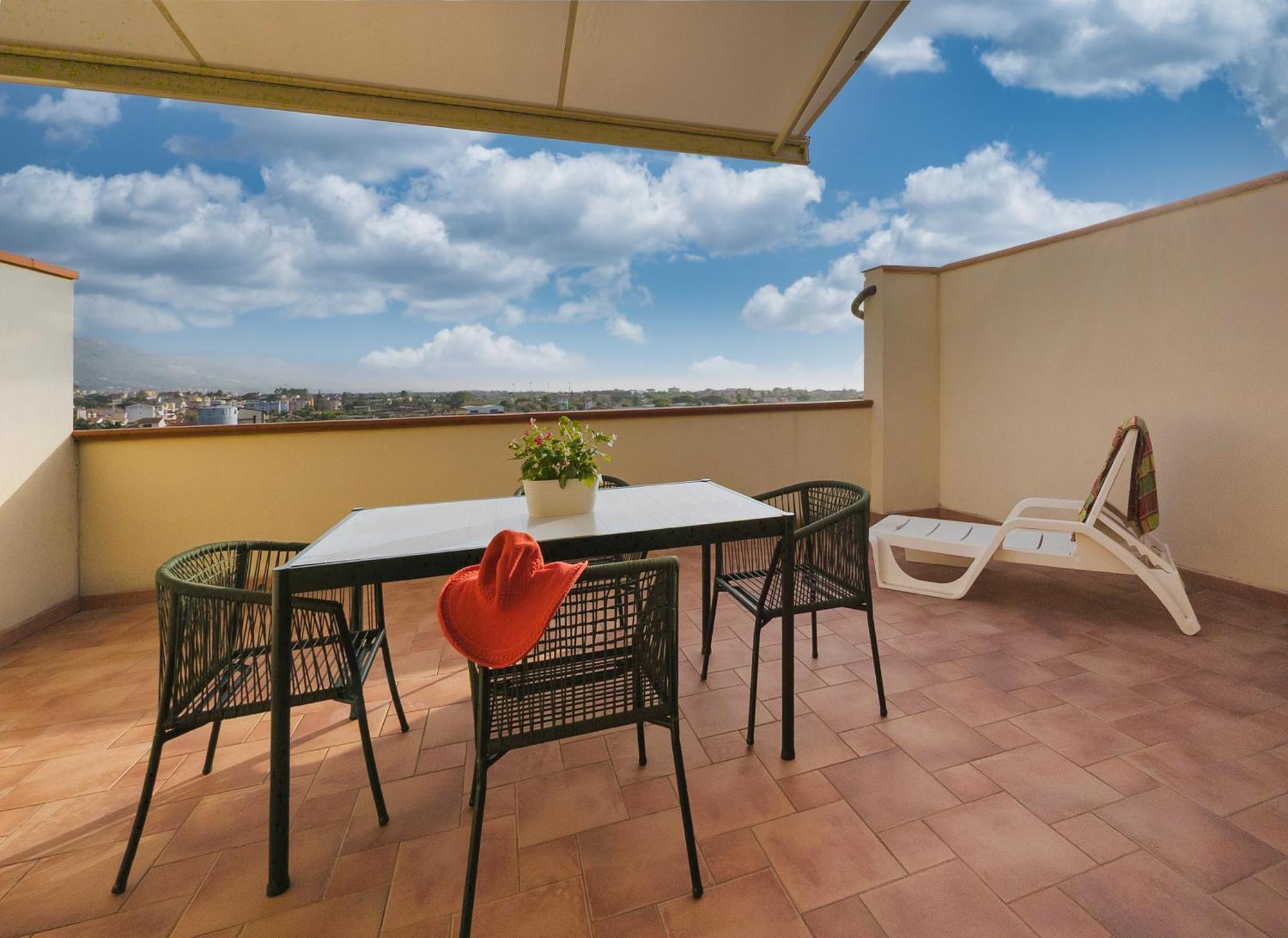 Magico Apartments - 450M Dalla Spiaggia Capo d'Orlando Ngoại thất bức ảnh