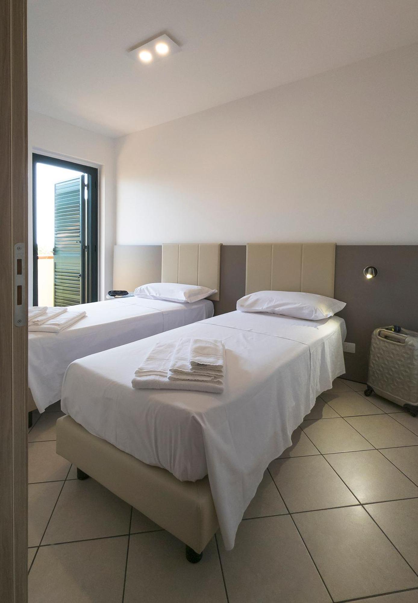 Magico Apartments - 450M Dalla Spiaggia Capo d'Orlando Ngoại thất bức ảnh