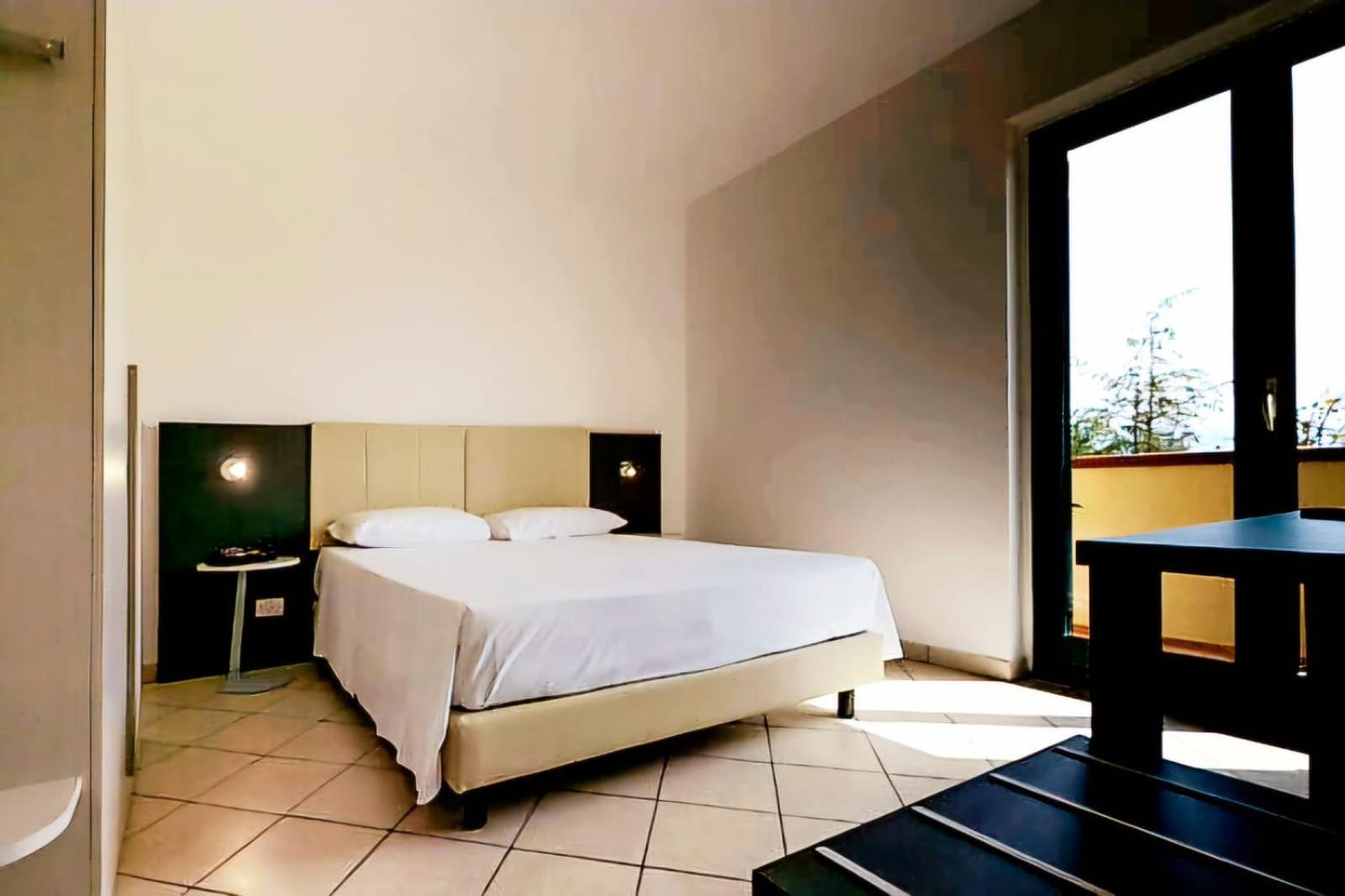 Magico Apartments - 450M Dalla Spiaggia Capo d'Orlando Ngoại thất bức ảnh