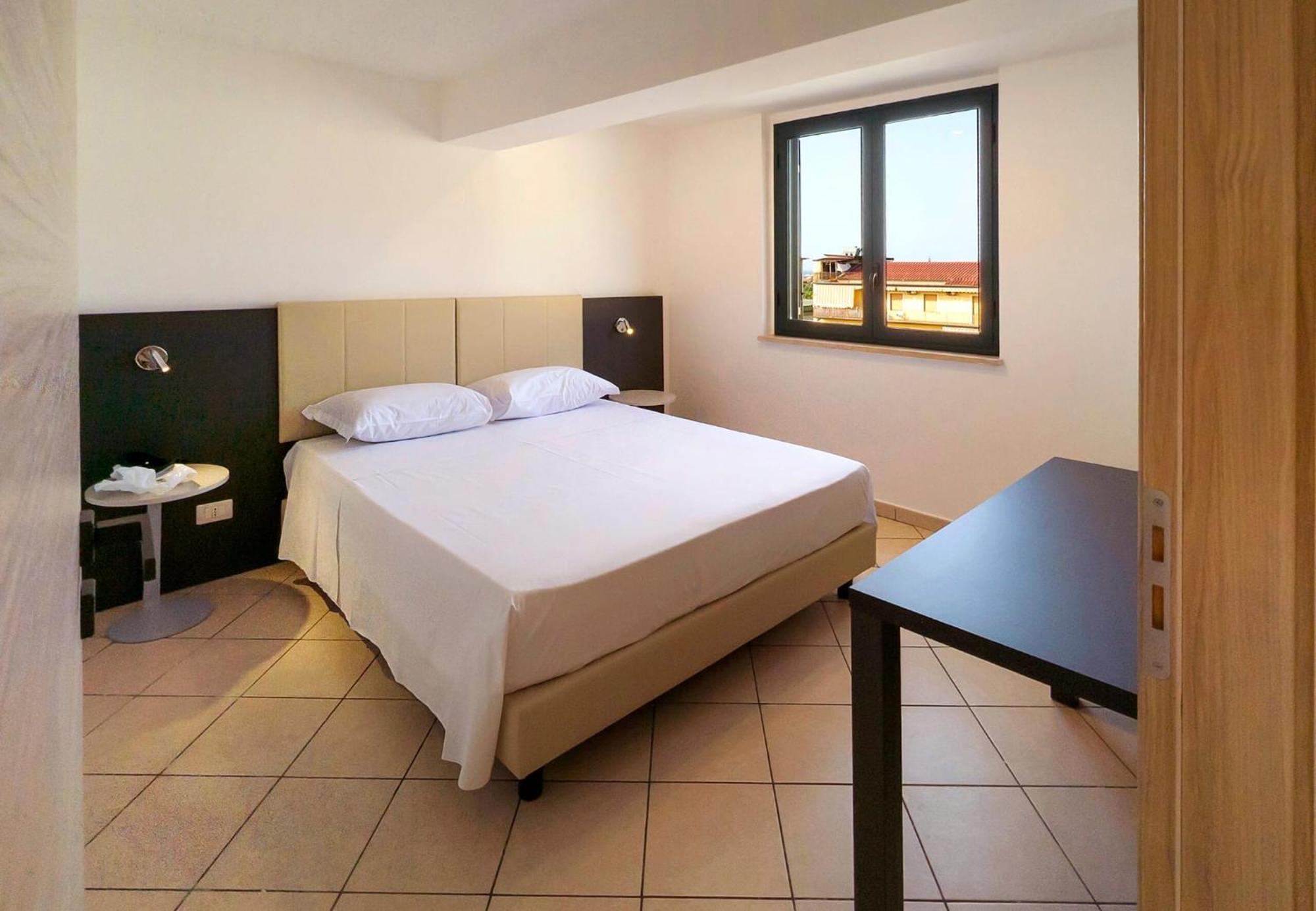 Magico Apartments - 450M Dalla Spiaggia Capo d'Orlando Ngoại thất bức ảnh